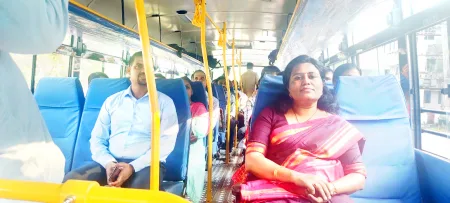 अन् जिल्हाधिकाऱ्यांनी केला बसमधून प्रवास the Collector traveled by bus