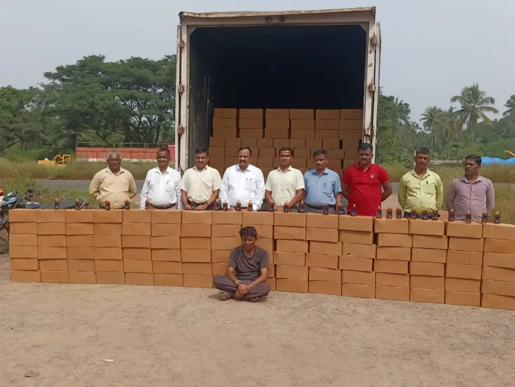 बेकायदा दारू वाहतूकप्रकरणी इन्सुलीत कारवाई