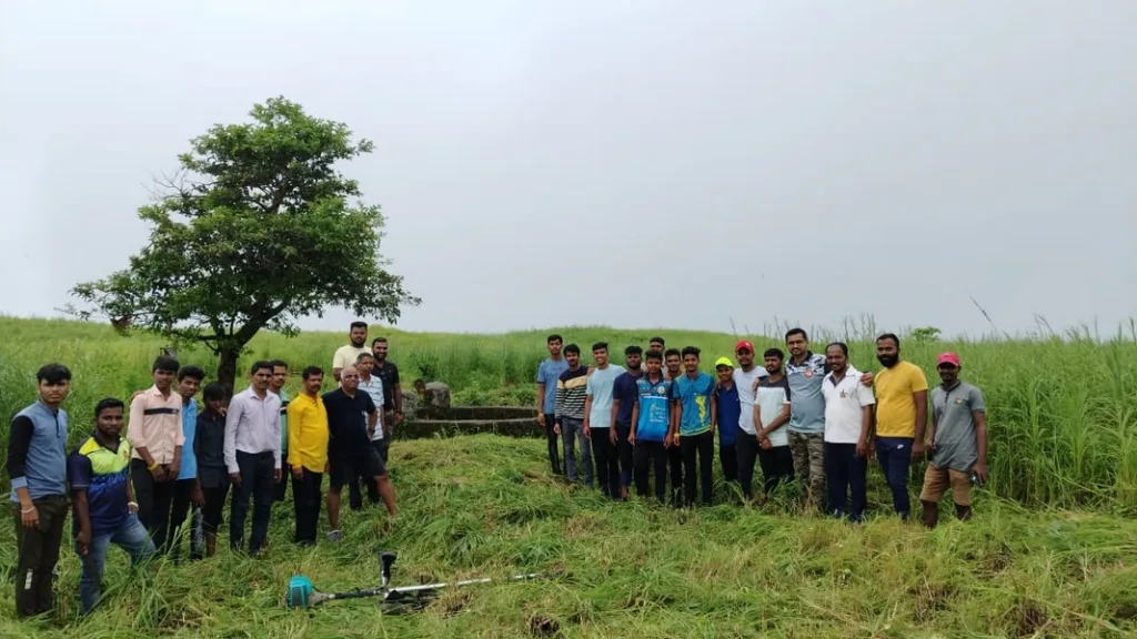 मनोहर गडावर ‘किल्ले मनोहर गड स्वच्छता मोहीम’