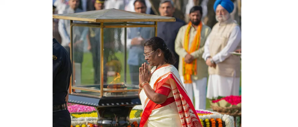 महात्मा गांधी, लालबहादूर शास्त्री यांना जयंतीनिमित्त अभिवादन Salutations to Mahatma Gandhi, Lal Bahadur Shastri on their birth anniversary