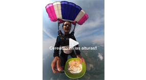 पॅराग्लायडिंग करताना केला नाश्ता Breakfast while paragliding
