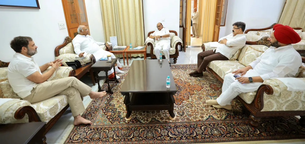 ‘इंडिया’ आघाडीबाबत दिल्लीत खलबते There is an uproar in Delhi regarding the 'India' alliance
