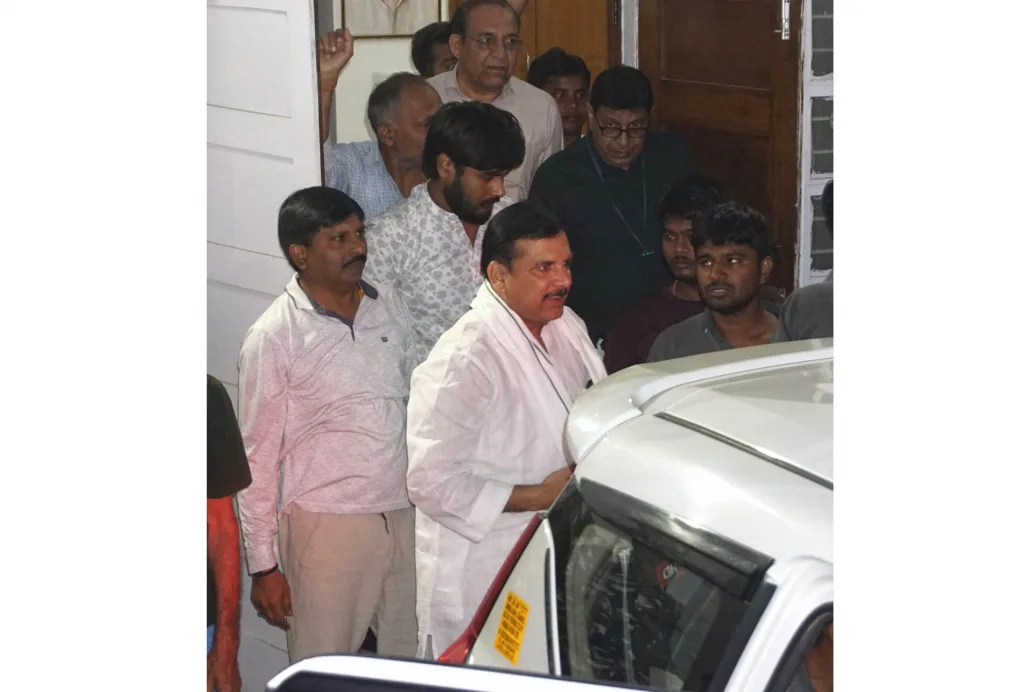 ‘आप’ खासदार संजय सिंह यांना अटक AAP MP Sanjay Singh arrested