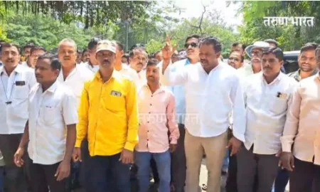 दरकपात मागे घेण्यासाठी ‘गोकुळ’ला शेतकऱ्यांकडून निवेदन सादर…अन्यथा जिल्हाभर आंदोलन उभारणार- राजेंद्र सुर्यवंशी Rajendra Suryavanshi