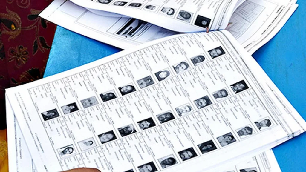 मतदार याद्यांच्या उजळणीचे काम सुरू The work of revision of voter lists has started