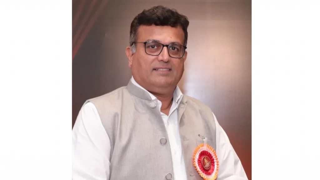 आचराचे सुपूत्र सुधीर कानविंदे यांची मुंबई विद्यापीठाच्या माहिती तंत्रज्ञान मंडळावर निवड