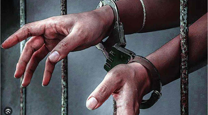 विद्यार्थ्यांच्या हत्येचा सूत्रधार जेरबंद Mastermind of students' murder jailed