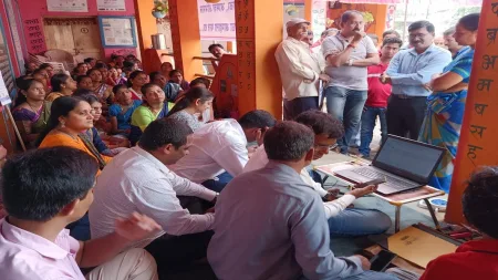 बांद्यात पालक शाळा बंद आंदोलनावर ठाम । काय प्रकरण ?