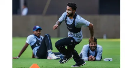 श्रीलंकेविरुद्ध आज इंग्लंडला घसरण रोखण्याची संधी A chance for England to stop the slump against Sri Lanka today