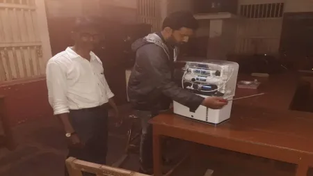 शिक्षण मंत्री दीपक केसरकर यांच्या तर्फे डेगवे शाळेला वॉटर फिल्टर प्रदान