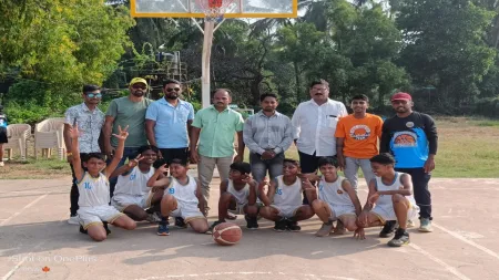 बास्केटबॉल स्पर्धेत टोपीवाला हायस्कुलचे यश