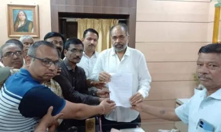 शासनाचा मुंद्राक विक्रेत्यांवर हातोडा,शंभर, पाचशेचे मुद्रांक होणार बंद stamps will be stopped on government stamp sellers