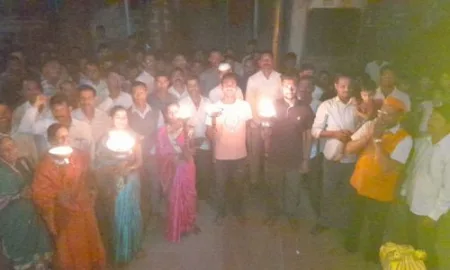 मराठा आरक्षणासाठी कोल्हापूर जिल्हा आक्रमक; ठिकठिकाणी कँडल मार्च काढून जरांगे पाटलांना पाठींबा