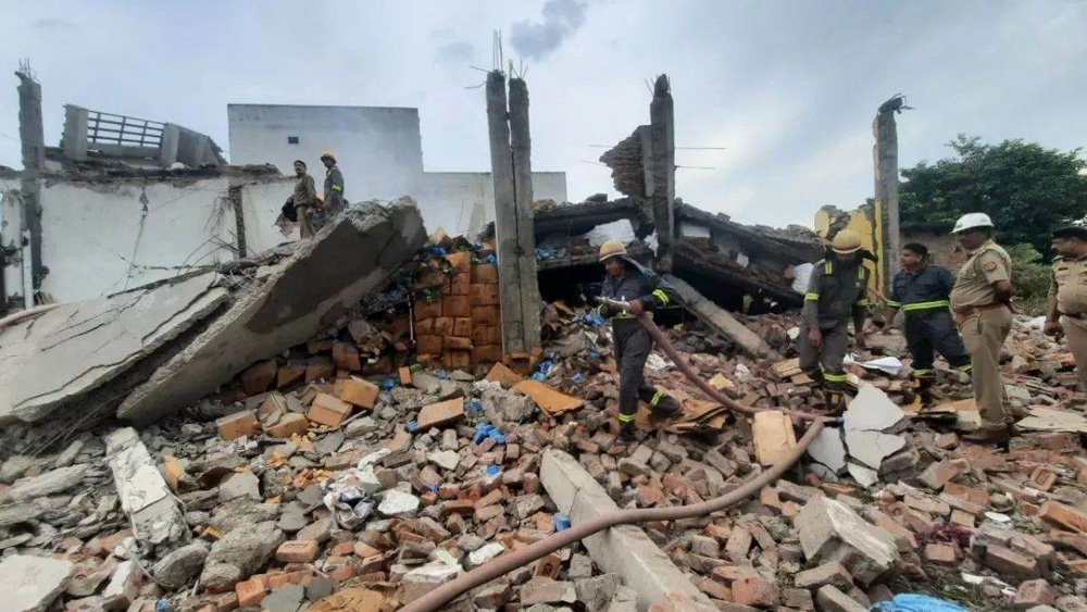 मेरठच्या साबणाच्या कारखान्यात स्फोट, 4 ठार Blast in Meerut soap factory, 4 killed