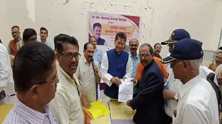 ग्रंथालय कर्मचार्यांना किमान वेतन सेवाशर्ती लागू कराव्यात