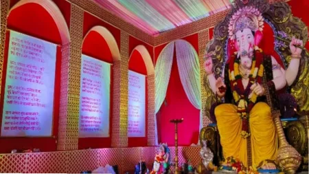 ‘सिंधुदुर्गचा राजाच्या मंडपात साकारलेले ”मनाचे श्लोक” ठरतायत आकर्षण