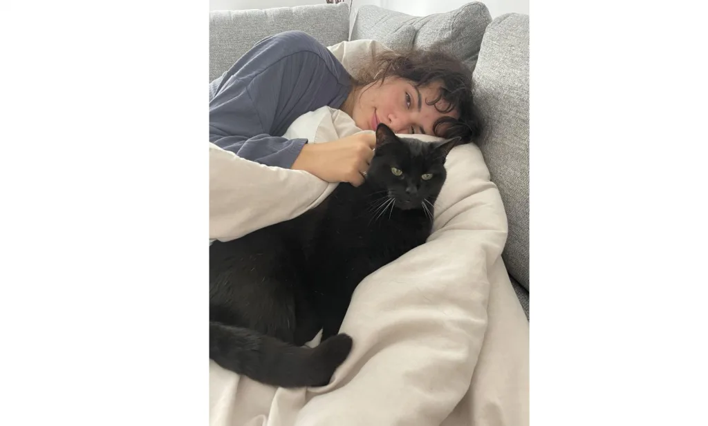 A woman who sleeps for 2 consecutive weeks