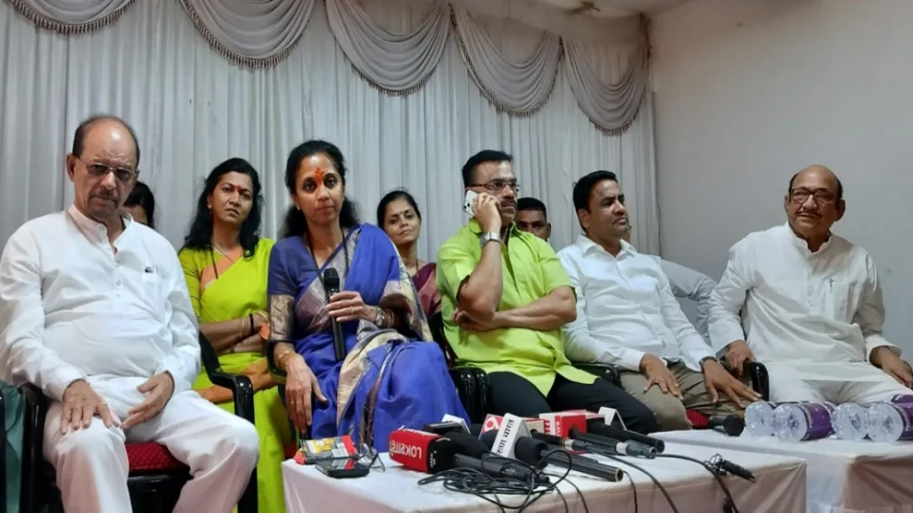 राज्याचे गृह खाते फेल । एकनाथ शिंदेनी देवेंद्र फडणवीसांकडून गृहमंत्री पद काढून घ्यावे