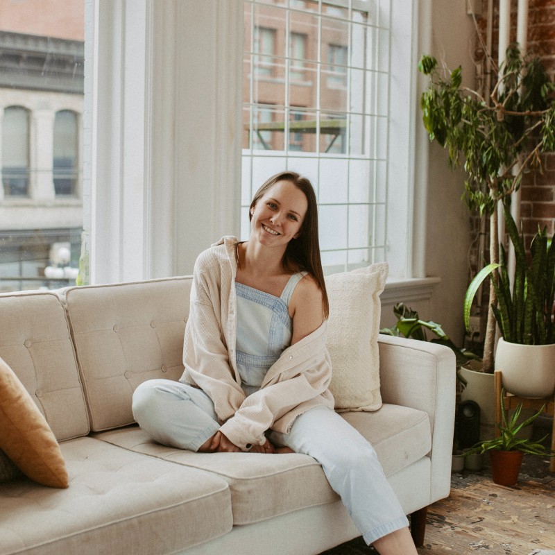 युवतीने शिकली ‘मोफत’ फिरण्याची ट्रिक The young woman learned the trick of 'free' walking