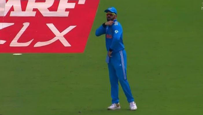 कोहलीच्या चुकीच्या जर्सीचा किस्सा The story of Kohli's wrong jersey