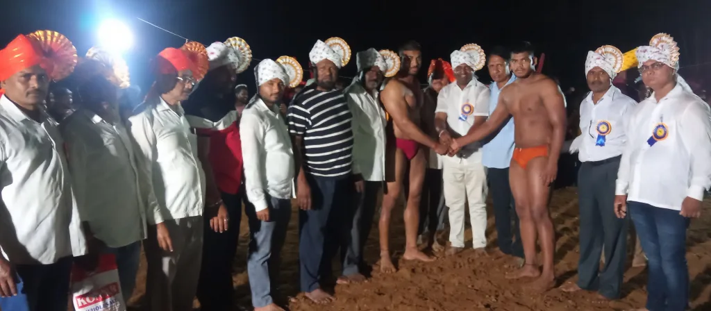 The Halshi Yatrotsav arena was buzzing with attractive wrestlers