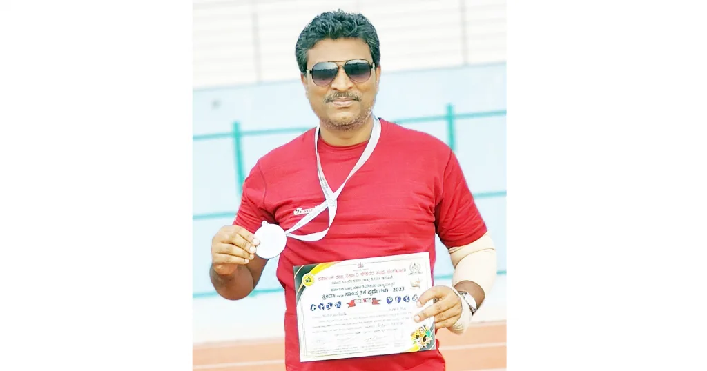 Sunil Bagewadi won silver in wrestling competition