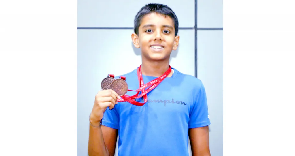 सीबीएसई जलतरण स्पर्धेत अनिश पै ला रौप्यपदक Silver Medal to Anish Pai in CBSE Swimming Competition