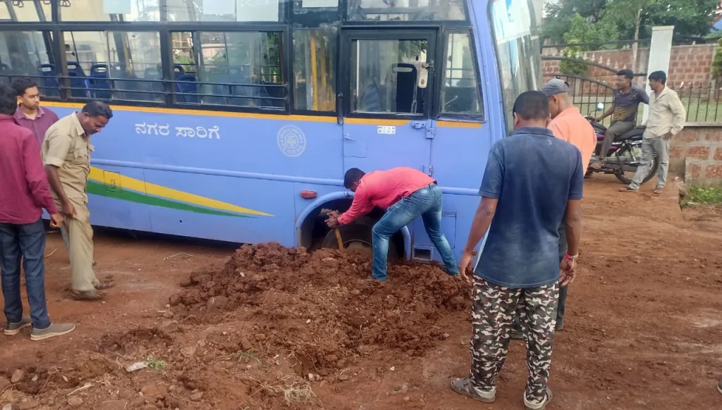 Buses shut down for four days due to gas for pipeline