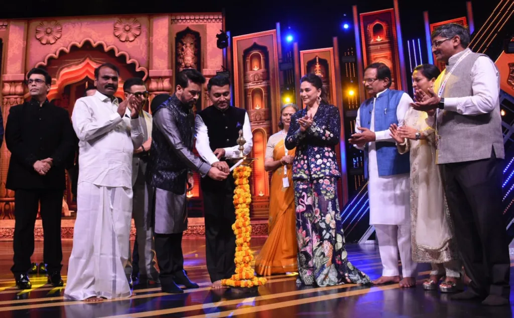 परदेशी चित्रपट निर्मितीसाठी 40 कोटींची तरतूद 40 crore provision for foreign film production