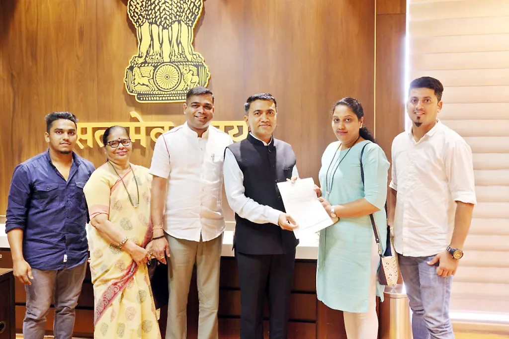 धारगळ दोन खांब जंक्शनवर उड्डाणपूल उभारा Construct flyover at Dhargal two pillar junction