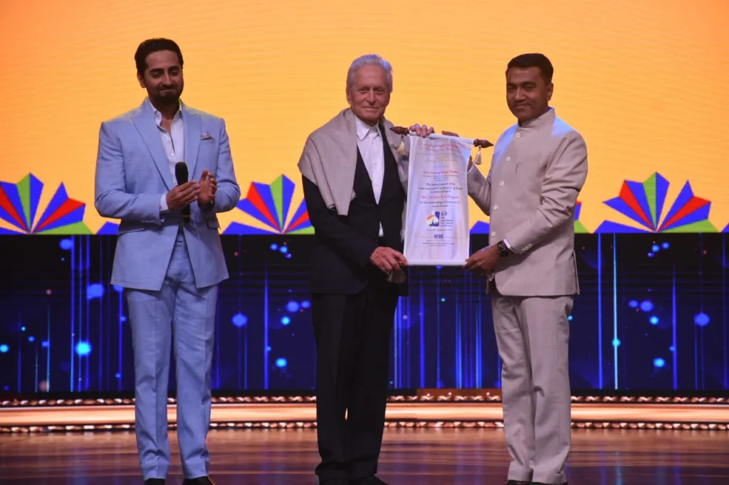 'Golden Peacock' for 'Endless Borders'