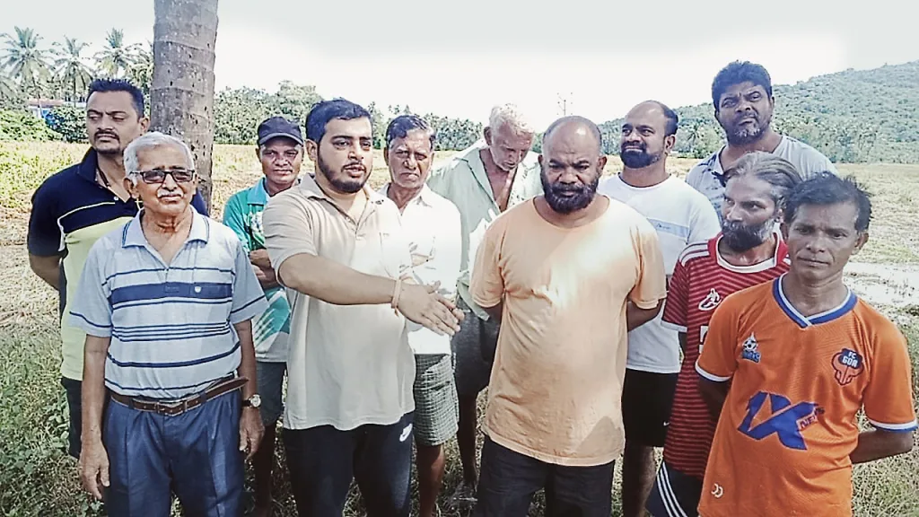 तिवरे येथील शेती राखण्यासाठी युवा शेतकरी उत्सूक Young farmers eager to maintain agriculture in Tiware