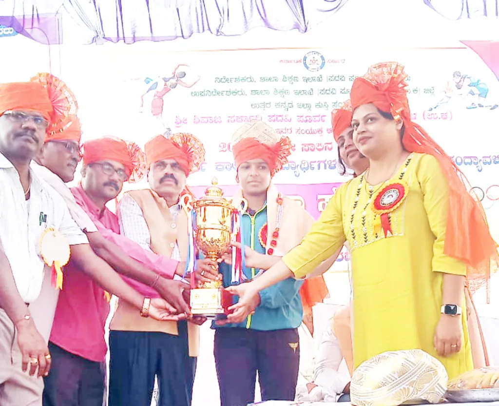 राज्यस्तरीय कुस्ती स्पर्धेत लक्ष्मीला सुवर्ण Laxmi won gold in state level wrestling competition