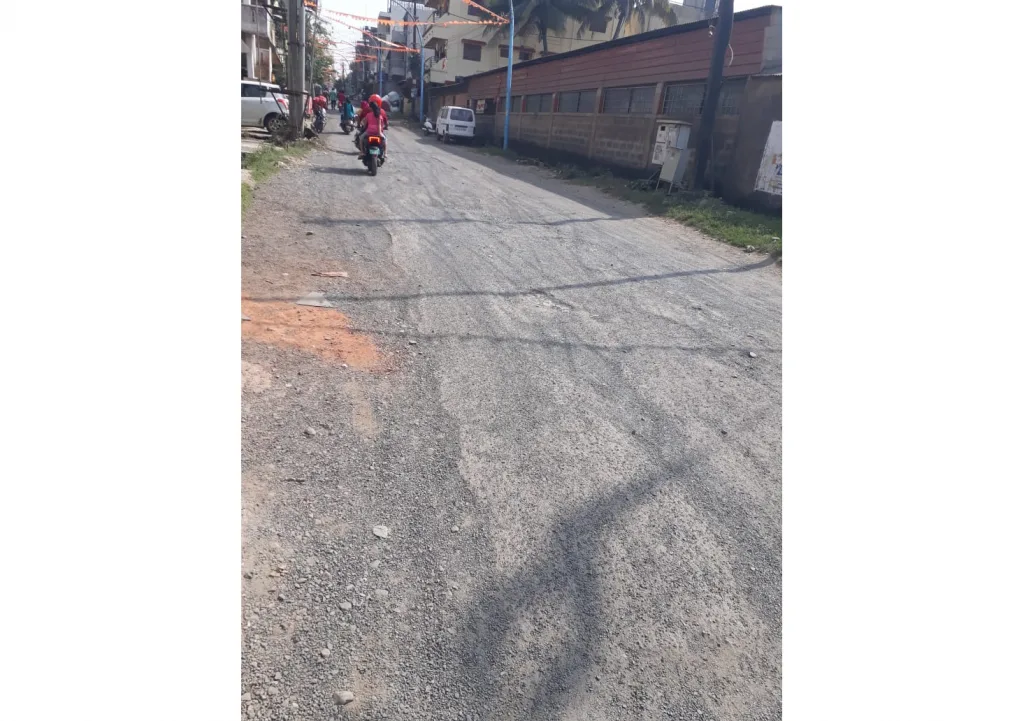 नेहरूनगर येथील रस्त्याची दुरवस्था Bad condition of road in Nehrunagar
