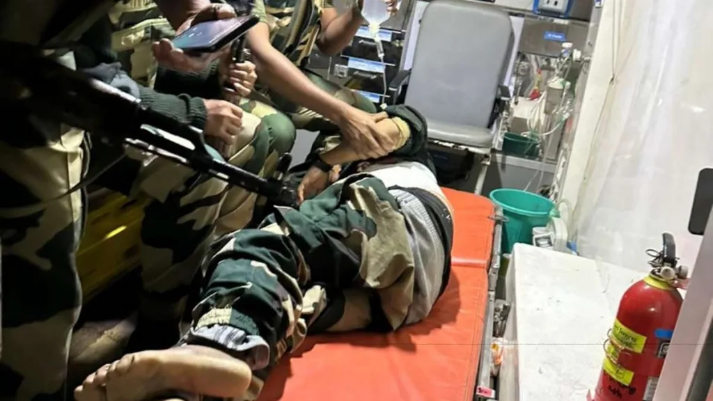 पाकिस्तानच्या गोळीबारात बीएसएफ जवान हुतात्मा BSF jawan killed in Pakistan firing