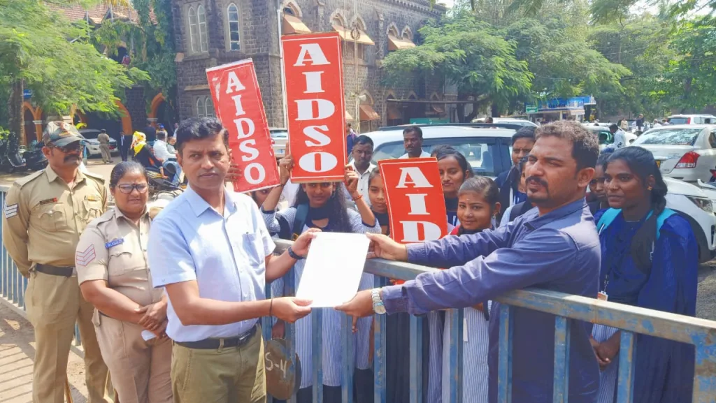 Scholarship cuts, students protest govt