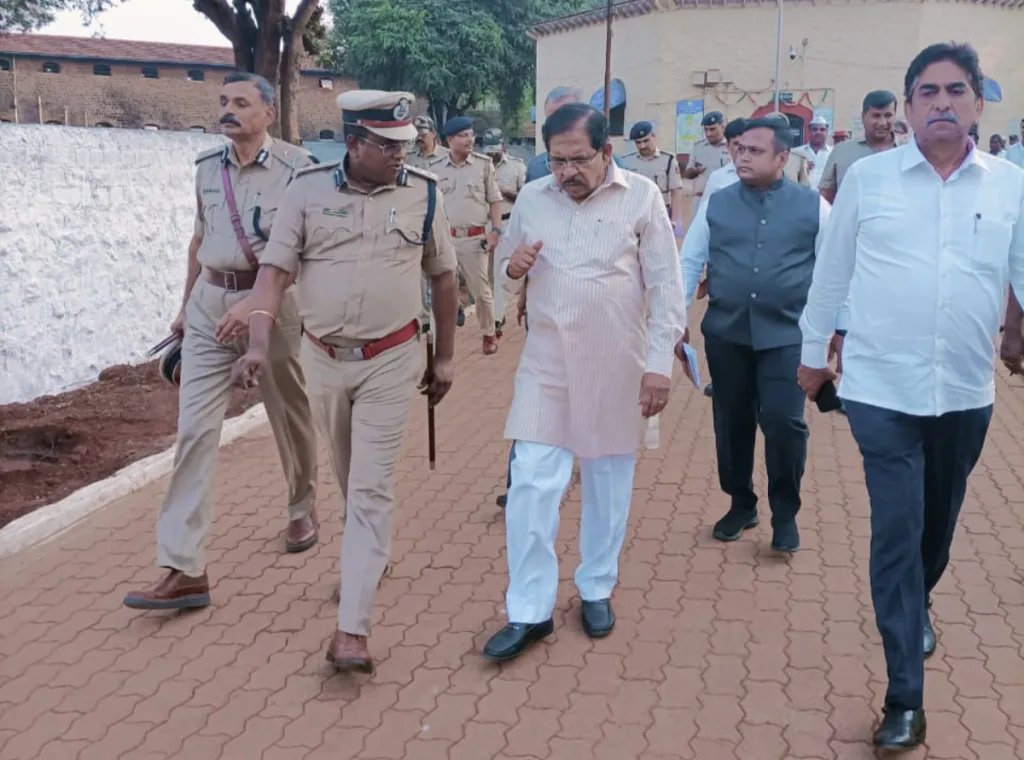 Home Minister G. Parameshwara's surprise visit to Hindalga Jail