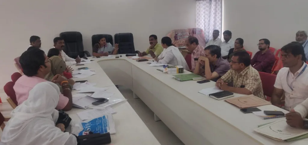 आम्ही माहिती दिल्यानंतरच तुम्ही कारवाई करणार का? Will you act only after we inform you?