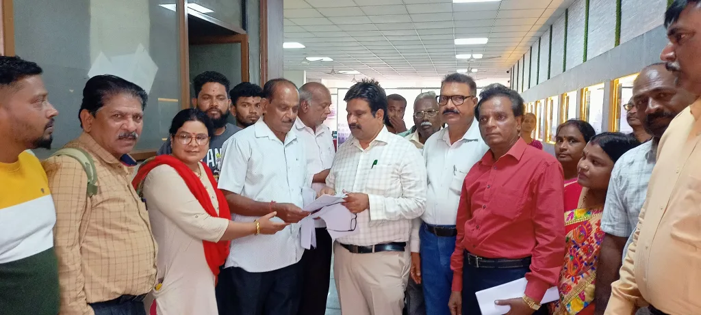 Give title deeds for houses to sanitation workers