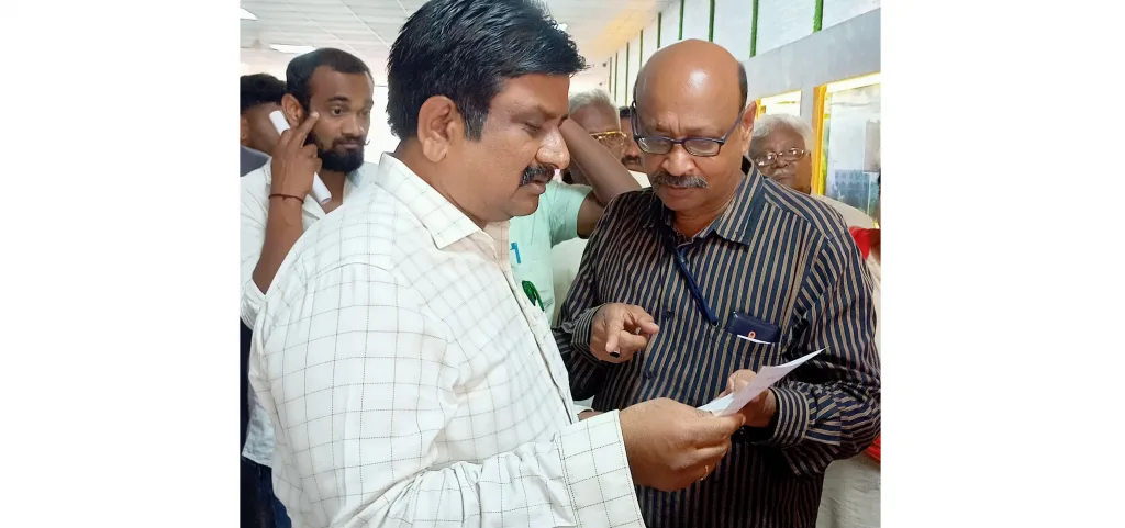 Install street lights on railway station-postman circle route