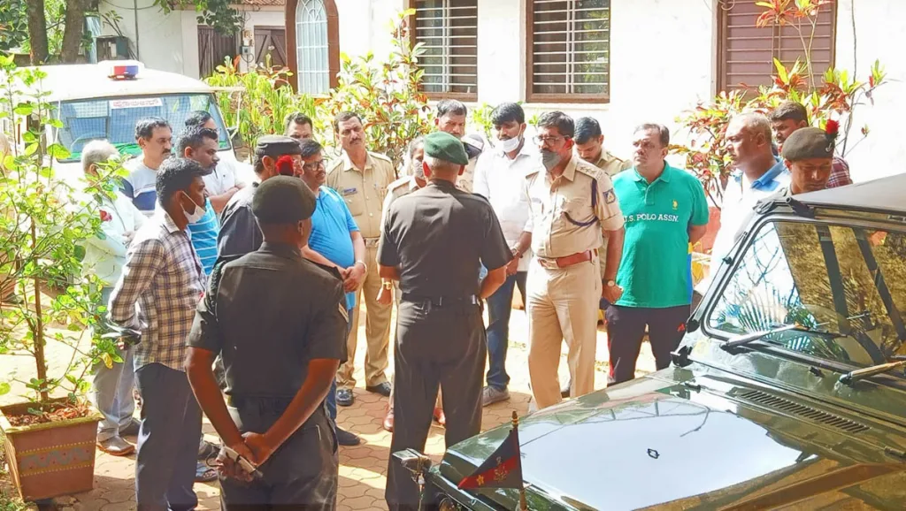 सीईओच्या आत्महत्येने कॅन्टोन्मेंट हादरले The CEO's suicide shook the cantonment