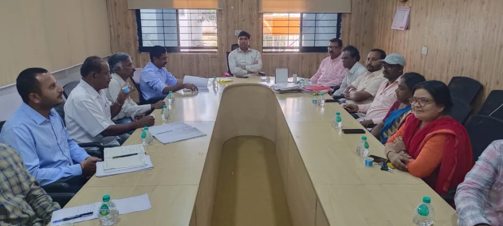 As soon as the march was warned, the municipal meeting was held