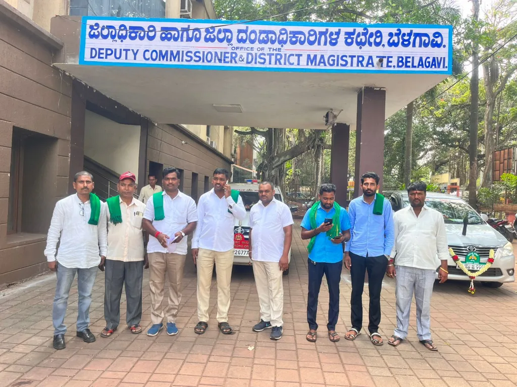 मुख्यमंत्र्यांची भेट घालून द्या! Give a visit to the Chief Minister!