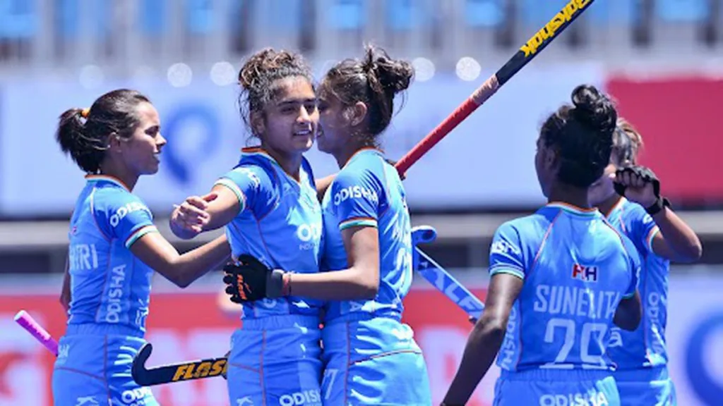 भारताचा कॅनडावर दणदणीत विजय India's resounding win over Canada