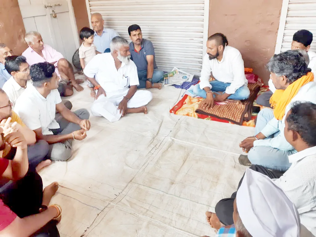 Farmers' agitation continues over allegations of malpractice in Krishi Pattin Sangh