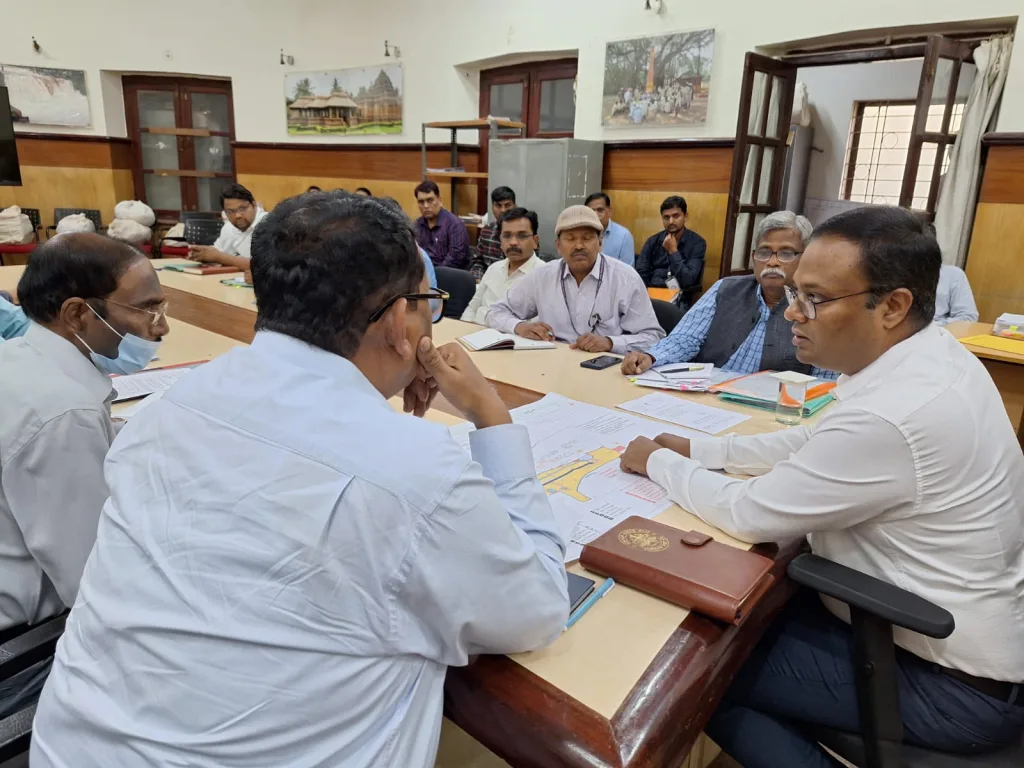 सांबरा विमानतळाच्या विस्तारासाठी 57 एकर जमीन देण्याच्या हालचाली Movement to give 57 acres of land for expansion of Sambara Airport