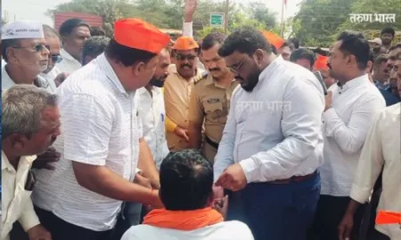 Sangli : बेडगेत मराठा तरुणांनी जिल्हाधिकाऱ्यांची गाडी अडवली; आरक्षण तातडीने देण्याची मागणी