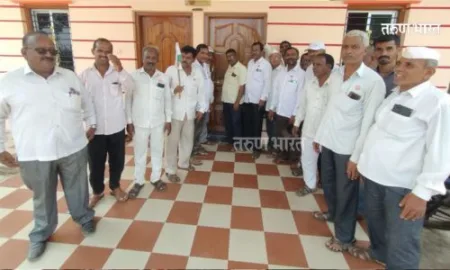 दालमिया, डी.वाय.सह कुंभी- कासारी साखर कारखान्याच्या गटऑफिसला ‘स्वाभिमानी’ने ठोकले टाळे