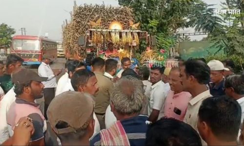 हेर्लेत ‘स्वाभिमानी’च्या कार्यकर्त्यांनी ‘जवाहर’ची ऊस वाहतूक रोखली! Jawahar Harle