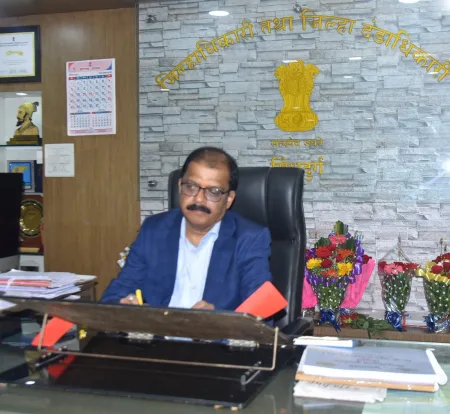 प्रकृती अस्वास्थामुळे सिंधुदुर्गचे जिल्हाधिकारी किशोर तावडे रुग्णालयात दाखल